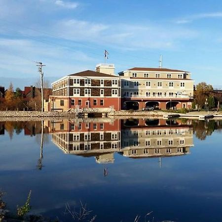 The Ennis Inn De Pere Exterior photo